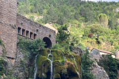 Der Wasserfall vom Dorf in die Tarn