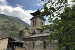 Katholische Kirche mit tibetanischem Dach